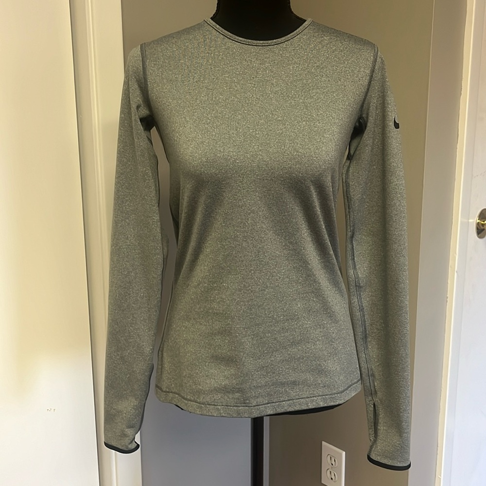 Nike Pro Women’s top